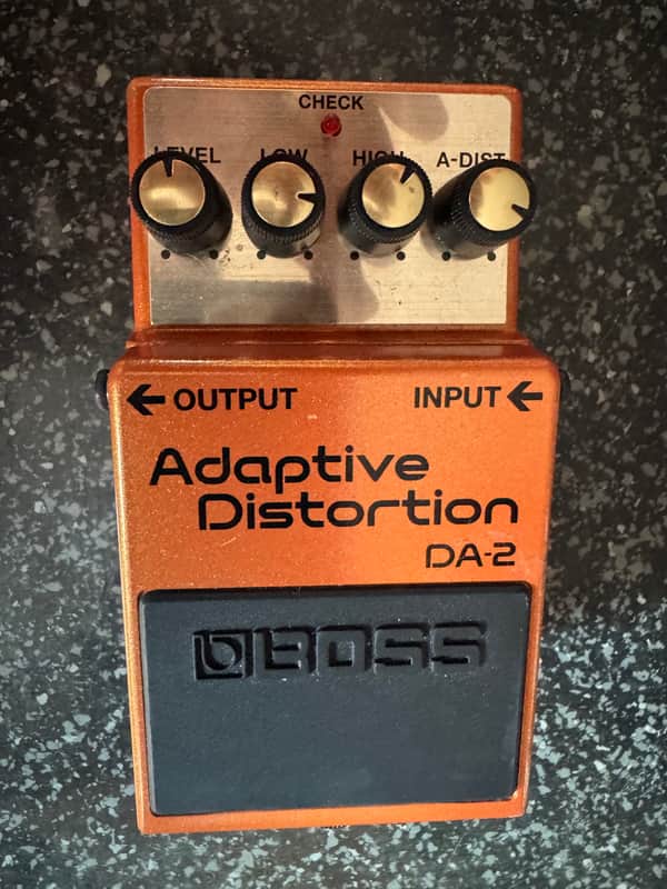 Boss DA-2 Adaptive Distortion
