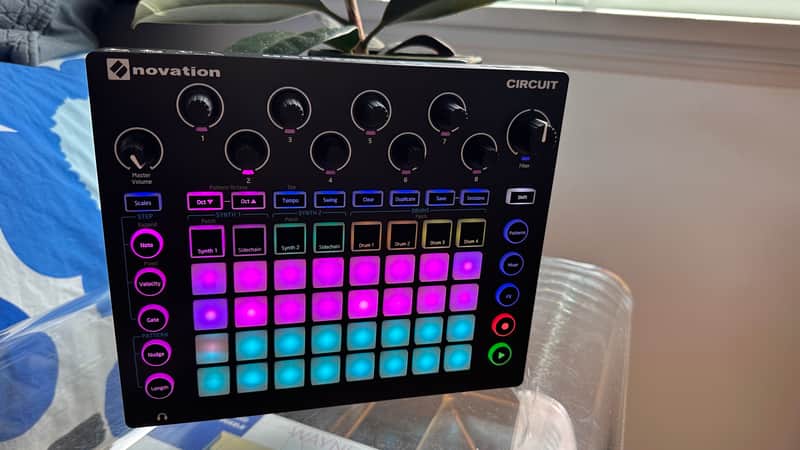 Novation Circuit Groovebox 2015 - 2021 Black image 1
