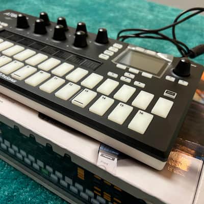 PreSonus Atom SQ MIDI Keyboard Controller 2020 - Black image 3