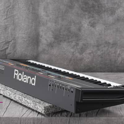 Roland JUNO-106 Programmable Polyphonic Synthesizer in Very Good condition image 14