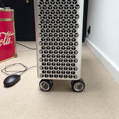 Apple Apple Mac Pro 2019 7,1 8-Core Xeon W / 128GB RAM / 1TB SSD / Radeon 580X 8GB / NVMe PCIe / Wheels / Box 2019 - Apple Finish image 8