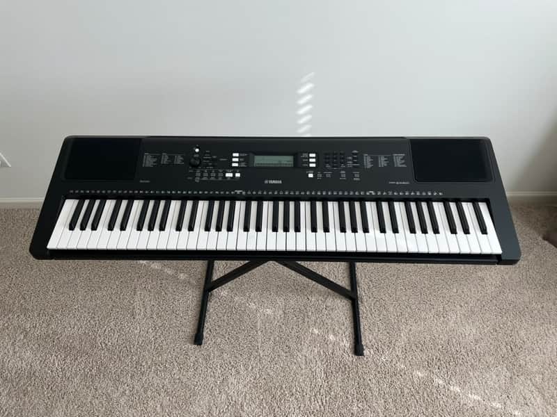 Yamaha PSR-EW310 76-Key Portable Keyboard 2020 - Present - Black image 1