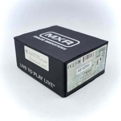 MXR M80 Bass DI + Bass Preamp Distortion Limited Silver With Original Box Guitar Effect Pedal AB18Z992 image 12
