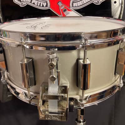 Steve Ferrone's Tom Petty and the Heartbreakers, Pearl - 5.5x14" Aluminum Snare Drum, Signed! image 17