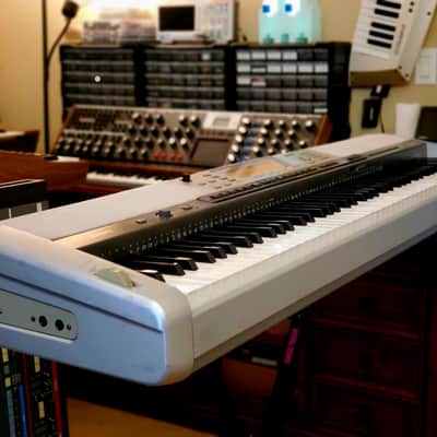 MUST SEE!!! CASIO PRIVIA PX-575R DIGITAL PIANO WITH 88 WEIGHTED KEYS GREAT FOR STUDENTS! image 8