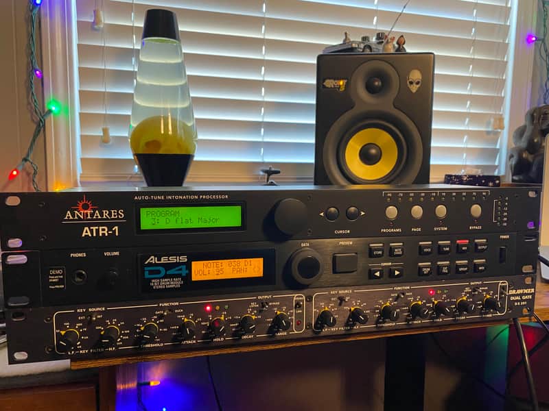 Rack gear owned by Dave Meniketti of Y&T image 1