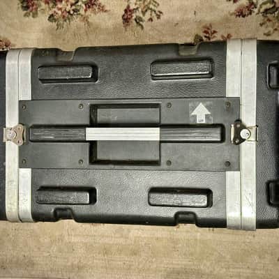 SKB 1SKB-R6U 6U-Space Molded Rack Case 2010s - Black image 6