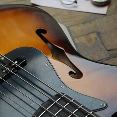 FENDER "Limited Edition Suona Jazz Bass Thinline" HARDCASE, 3, 96 KG image 4