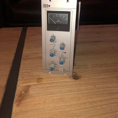Solid State Logic XR626 X-Rack Stereo Bus Compressor in Mynx Rack 2010s - Silver image 7