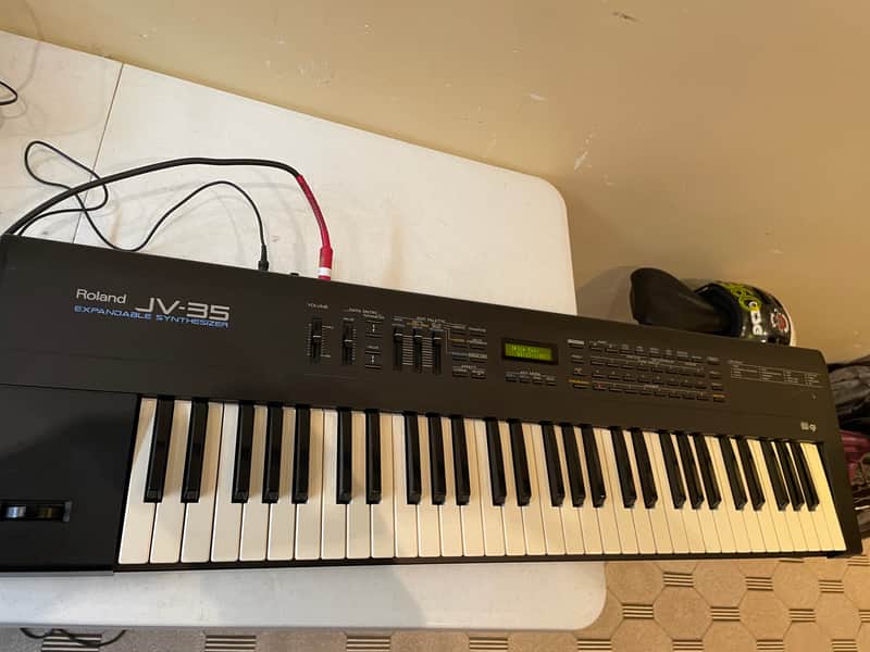 Roland ローランドJV-35 シンセサイザー【スタンド付き】 Roland JV-35 | Reverb