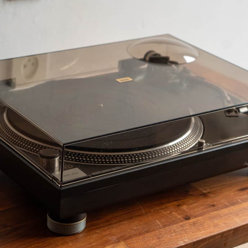 late 90s, early 2000s Technics SL-1200MK4 Black