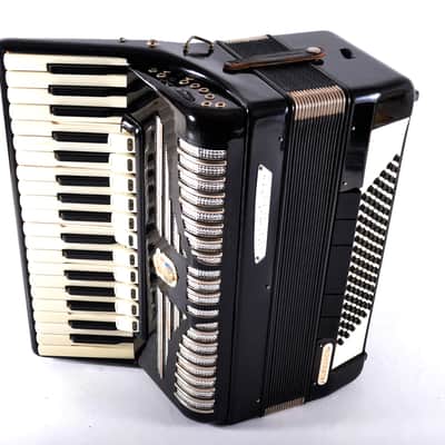 German Made Top Piano Accordion Weltmeister Elegance - 96 bass, 16 reg. + Original Hard Case & Straps - Youtube VIDEOS image 4