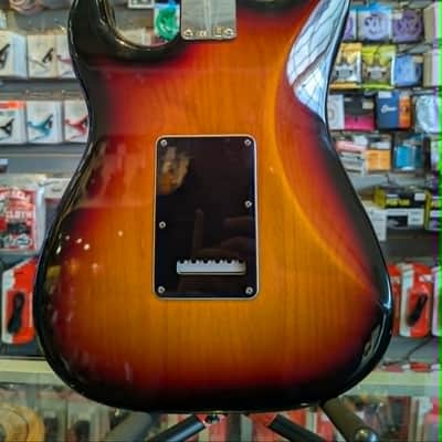 Fender American Special Stratocaster HSS with Rosewood Fretboard 2010 - 2018 - 3-Color Sunburst image 2