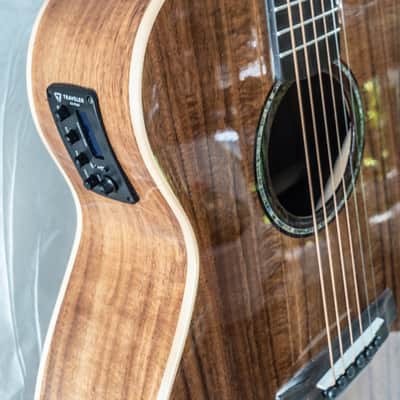 Traveler Redlands Acoustic/Electric Koa Gloss with Gig Bag image 5