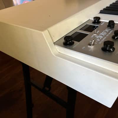 Mellotron M4000D 2010 - Present - White image 9
