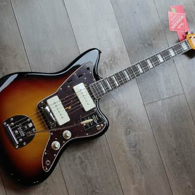 FENDER "American Vintage II '66 Jazzmaster 3-Color Sunburst" HARDCASE, PAPERS, 4, 00 KG imagen 1