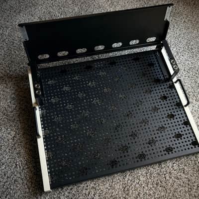 Temple Audio TRIO 21 Pedalboard w/ 4-Way Jack Patch Module + FIX Pedalboards Hinged Riser image 2