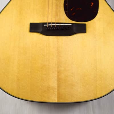 Martin Standard Series 000-18 - Natural image 3