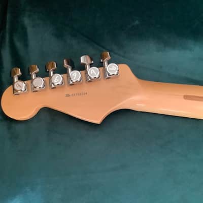 Fender American Standard Stratocaster 2008 – Sienna Sunburst with upgraded Seymour Duncan pickups and locking tuners image 6