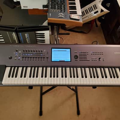 MUST SEE!!! KORG KRONOS X 73 FULLY INSPECTED/SERVICED AND IN AMAZING CONDITION! image 6