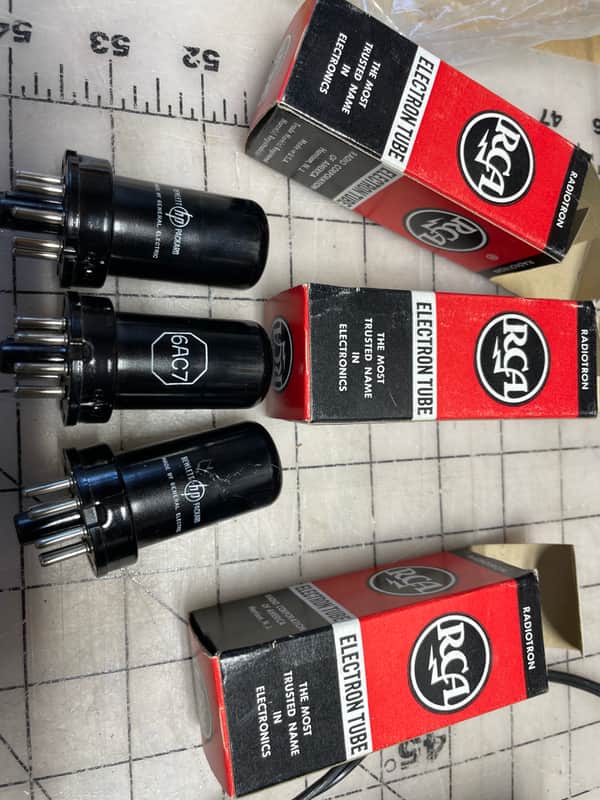Set of 3 Vintage Hewlett Packard 6AC7 tubes image 1