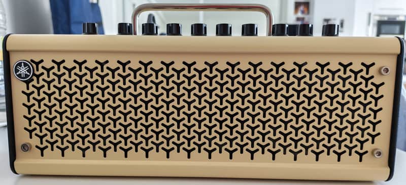 Vends Yamaha THR10II 20-Watt 2x3" Stereo Digital Modeling Guitar Combo 2019 image 1