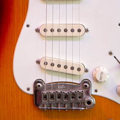 G&L Legacy 1995 - Sunburst image 9