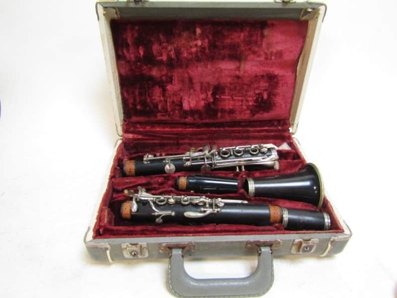 La Marque Paris France Wood Soprano Clarinet with case and