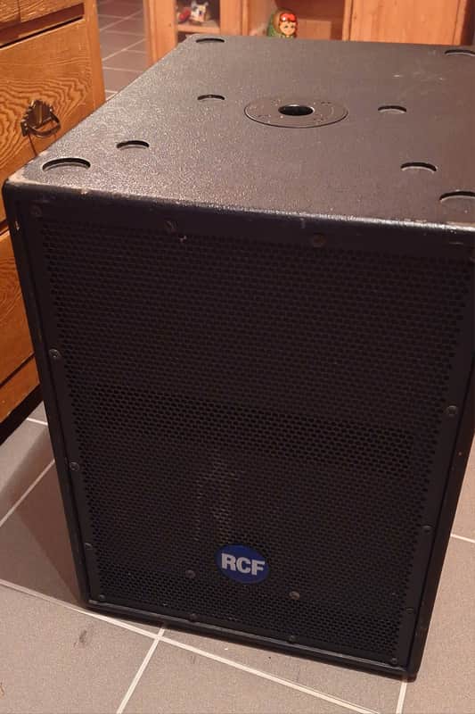 RCF Art 705-AS Subwoofer 700W Bild 1