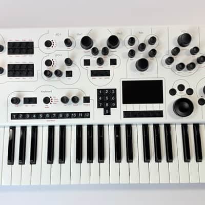 Modal Electronics 002 12-Voice Analogue-Digital Hybrid Synthesizer (Boxed / Warranty) image 8
