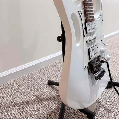 Ibanez JEMJR-WH Steve Vai Signature with Jatoba Fretboard 2018 - Present White image 9