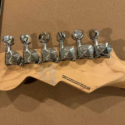 Reverend  Descent W Barotone 2025 - Trans White with case image 9