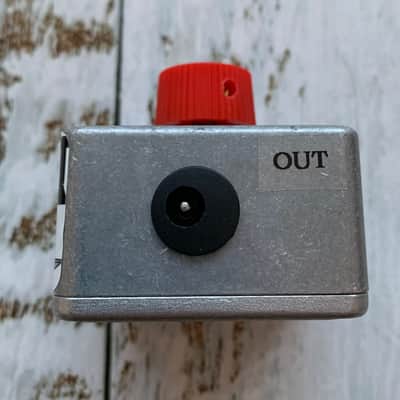 Alchemy Audio "Dead Bat" Dying 9 Volt Battery Simulator Effect Pedal Voltage Sag image 4
