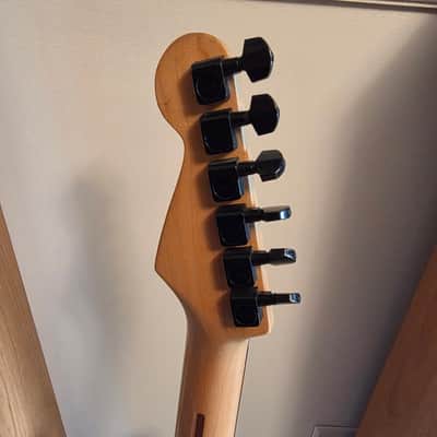 Fender Prodigy with Rosewood Fretboard 1991 - 1993 - Lake Placid Blue image 5