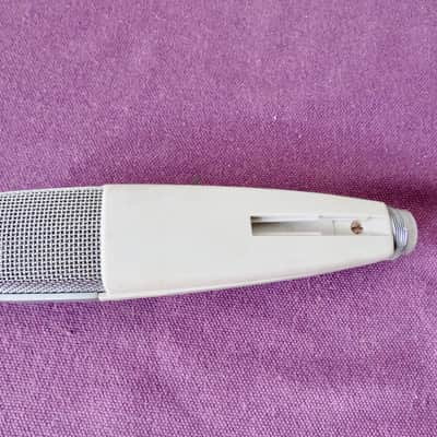 Sennheiser MD 421-2 Cardioid Dynamic Microphone with script logo Bild 9