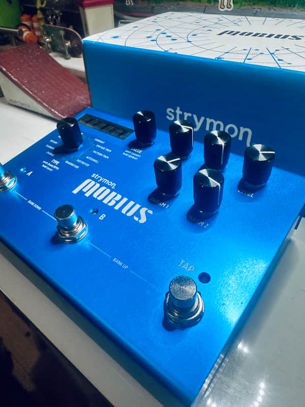 Strymon Mobius