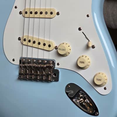 Fender Vintera '50s Stratocaster with Maple Fretboard 2019 - 2023 - Sonic Blue image 5