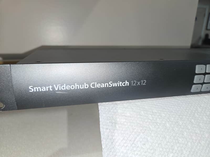 Blackmagic Design Smart Videohub CleanSwitch 12 x 12 image 1
