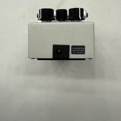 Boss Roland DS-1-WH Distortion Pearl White Limited Edition Guitar Effect Pedal image 5