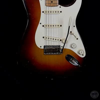 Fender Stratocaster from 1958 in sunburst finish with newer case image 3