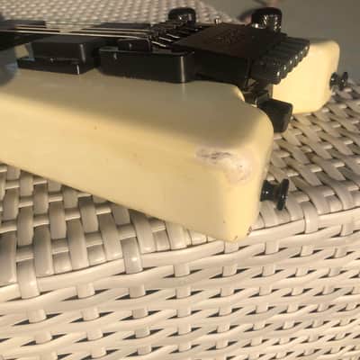 Steinberger GLB 2S 2000's - White MADE IN THE USA GIBSON FACTORY image 9