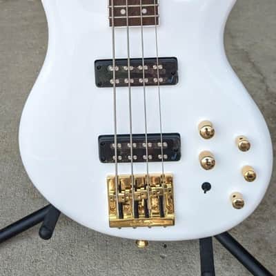 Jackson JS Series Spectra JS3 4-String Electric Bass Guitar, Snow White - Demo image 7