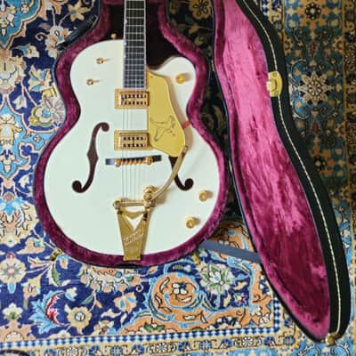 Gretsch White Falcon 6136T-59 Vintage Select Edition with Bigsby, Vintage White, Nitrocellulose Finish image 18