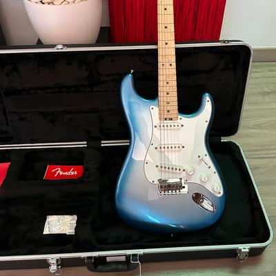 Fender American Elite Stratocaster image 2