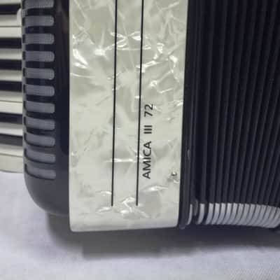 Hohner AKKORDEON Amica III 72 Design I, 34 Tasten, 72 Bässe + original KOFFER mit TROLLEY  weiß image 5