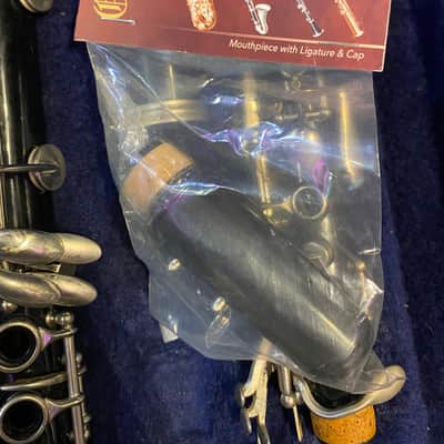 Bundy Resonite Bb Clarinet by Selmer image 8