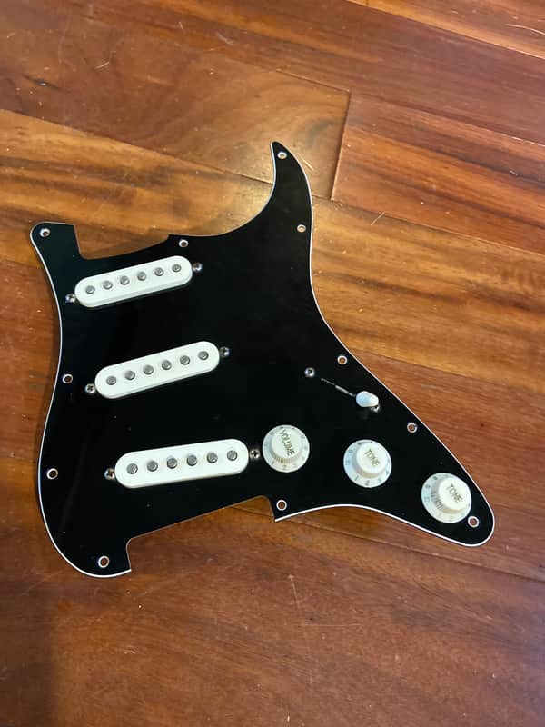 Genuine Fender MIM Strat Standard Pickups Tuxedo Stratocaster image 1