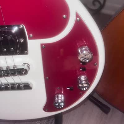 First Act Limited Edition Volkswagen Garage Master - White with Red Pickguard image 10