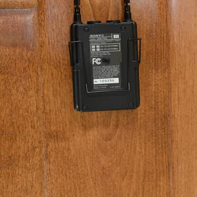 Sony UWP-D11 Integrated Digital  Wireless Lavalier Microphone Package image 7