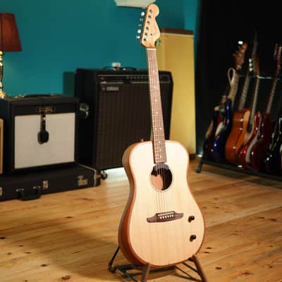 Fender Highway Dreadnought Sitka Spruce Top image 3